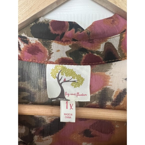 Fig And Flower Blouse Button Down Shirt Shear Roll Tab Sleeve Size 1x NWT - Picture 3 of 13